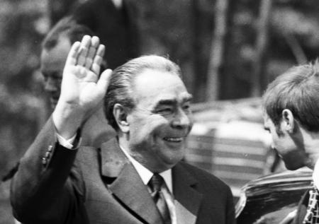 22 января: покушение на Брежнева, День дедушки и поиски шапки-невидимки