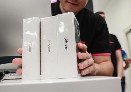 Эксперты заявили, что iPhone раздаёт данные владельца окружающим