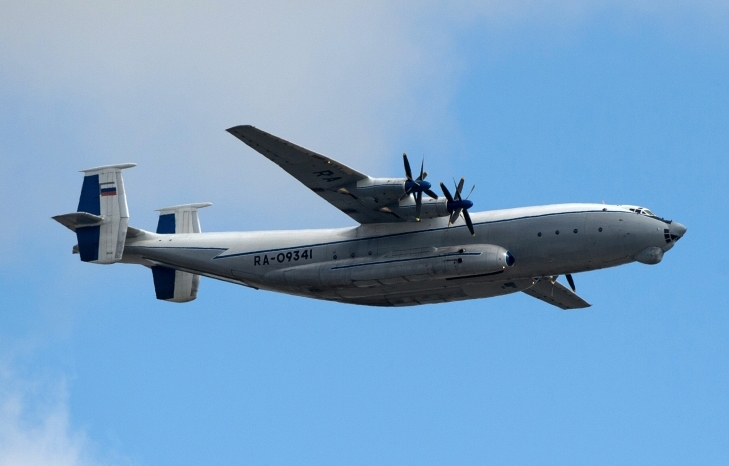 Самолет Ан-22