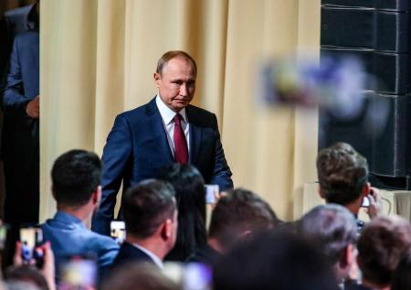 Путин допустил учёт общественного мнения судьями