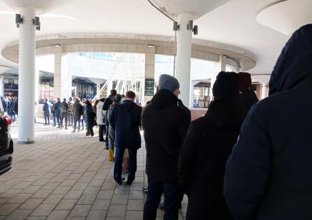 Огромная очередь выстроилась на мероприятие с участием Путина