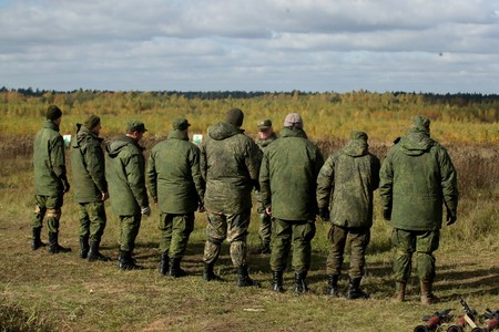 В Госдуме оценили идею отправить всю молодежь на военные сборы