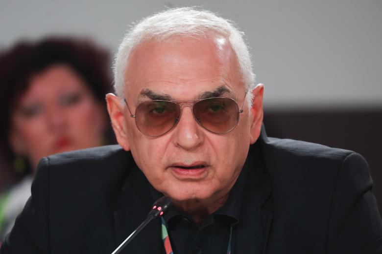Карен Шахназаров