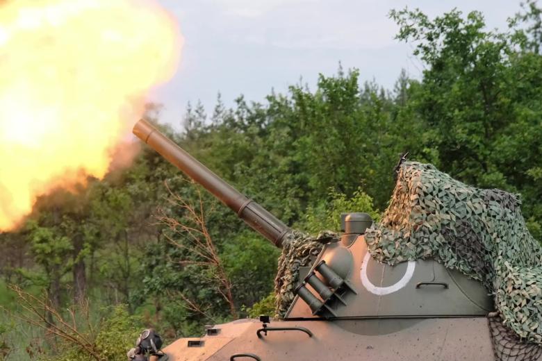 Боевая работа экипажа миномёта в зоне проведения СВО
