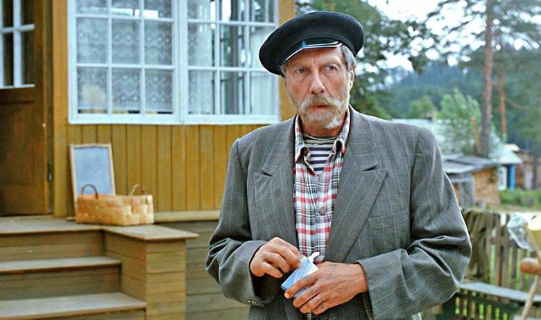Кадр из фильма «Любовь и голуби»