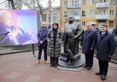Где поставили «памятник русофобу»? Почему Жванецкого считают врагом России