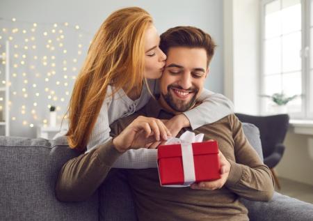 Названы лучшие подарки мужчинам на 14 Февраля