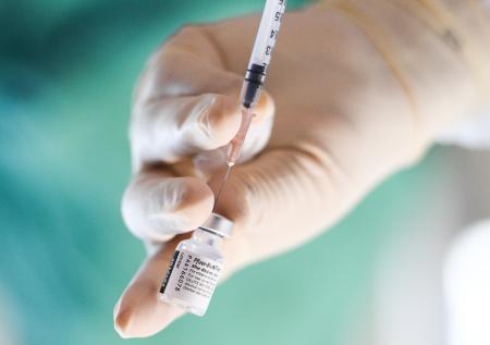 Pfizer предложили использовать «Спутник Лайт» в качестве бустера
