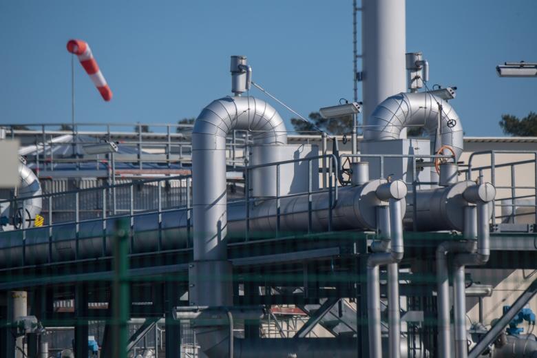 Трубопроводные системы и запорные устройства на газоприемной станции
