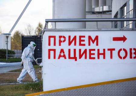 Переехавшим в закрытые города медикам удвоят выплаты