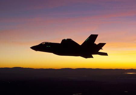 Экс-глава Пентагона раскритиковал американский F-35