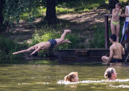 Названы безопасные для купания водоёмы в Подмосковье