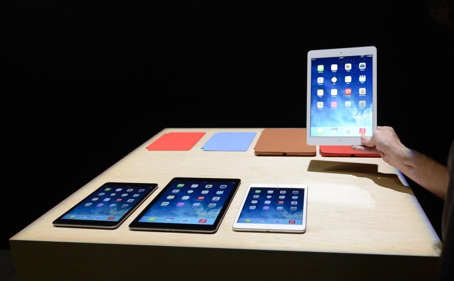 iPad с дисплеем Retina (четвёртое поколение, среди нововведений — разъём Lightning и процессор Apple A6X)