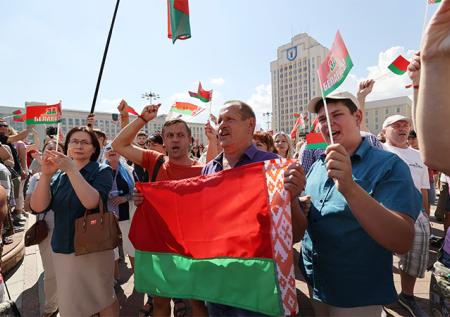 В Белоруссии ответили на призыв Шушкевича изменить статус русского языка