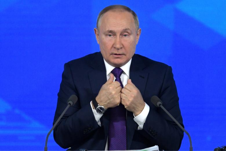 Президент РФ Владимир Путин на большой ежегодной пресс-конференции
