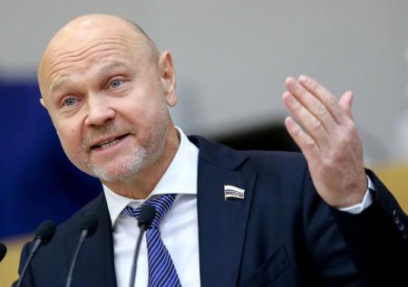 В Госдуме объяснили, как России уйти от нефтедолларов за пять лет