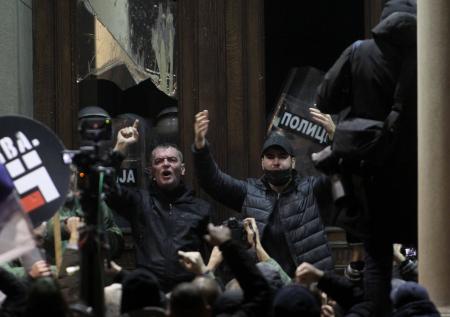«Вариант цветной революции»: в СФ не исключили новый госпереворот в Сербии