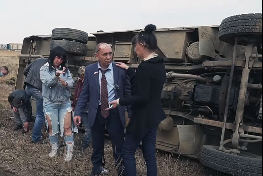 Кадр из шоу про вымышленного председателя Уссурийского района Виталия Наливкина