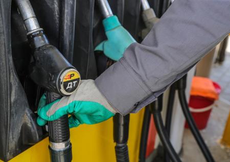 Глава «Газпром нефти» заявил об угрозе дефицита топлива в России