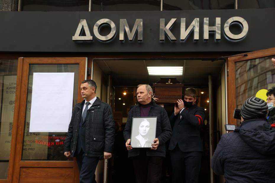 Церемония прощания с народной артисткой России Ниной Руслановой в Доме кино в Москве