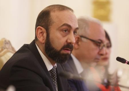 Мирзоян заявил о готовности Армении разблокировать все коммуникации региона