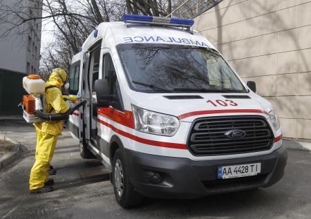 Украинец соврал о коронавирусе ради приезда скорой