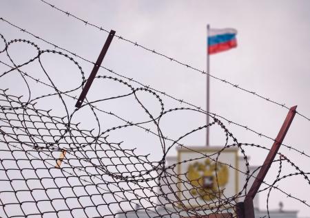 Год обстрела санкциями: что стало с экономикой и как будем жить дальше