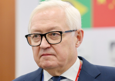 Рябков заявил об отсутствии условий для встречи Путина и Трампа