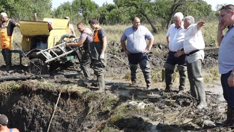 Юрий Поляков и Ярослав Царевский на месте аварии