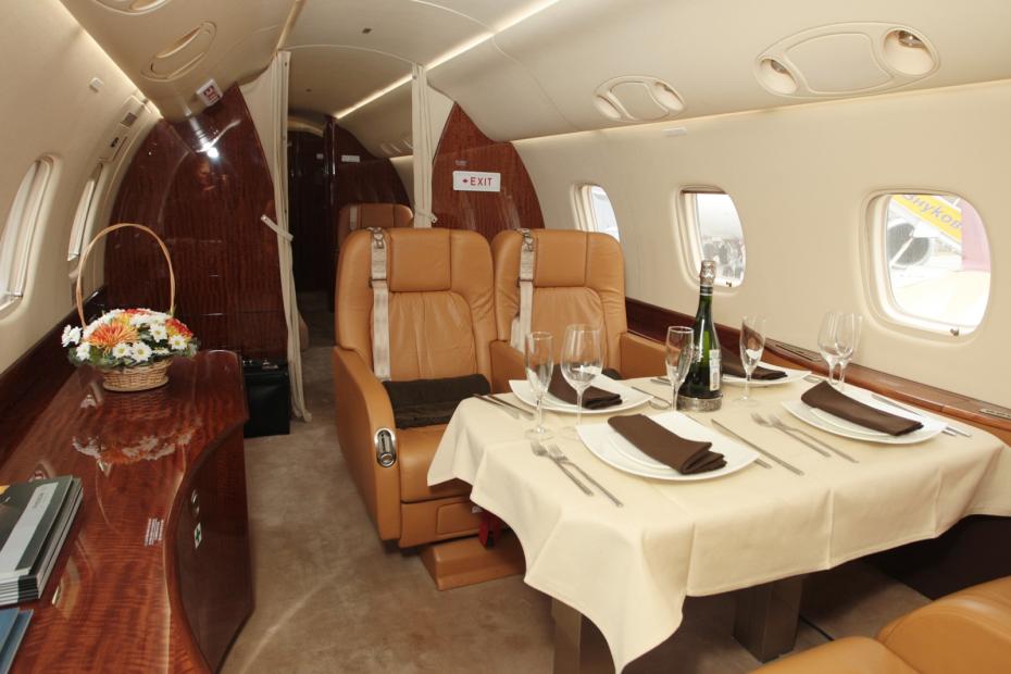 Embraer ERJ-135BJ Legacy 600, вариация интерьера