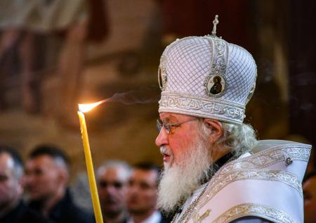 Патриарх Кирилл упал во время освящения храма в Новороссийске