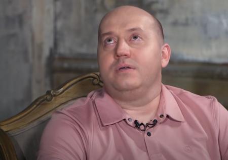 Сергей Бурунов рассказал, как в театре его заставляли играть какающую птицу
