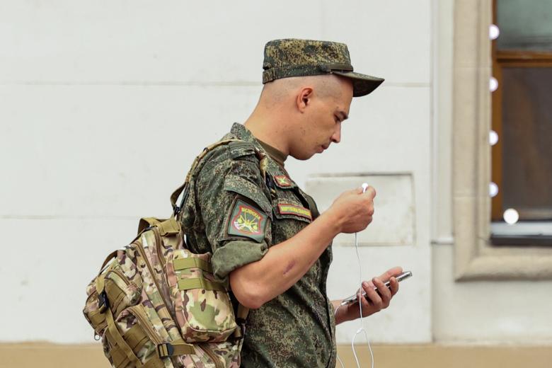 Сколько служат в армии в разных странах