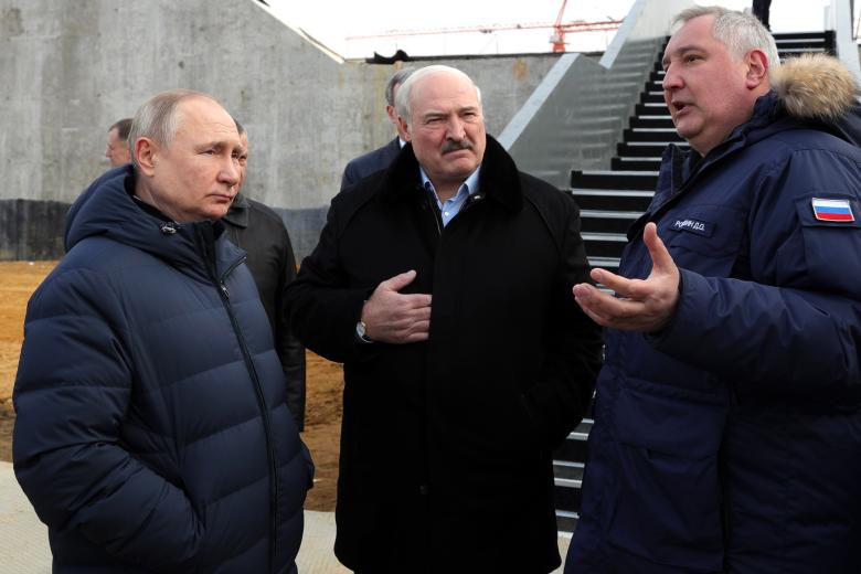 Посещение строительной площадки стартового сооружения для ракет-носителей «Ангара». С президентом Республики Беларусь Александром Лукашенко и генеральным директором госкорпорации «Роскосмос» Дмитрием Рогозиным
