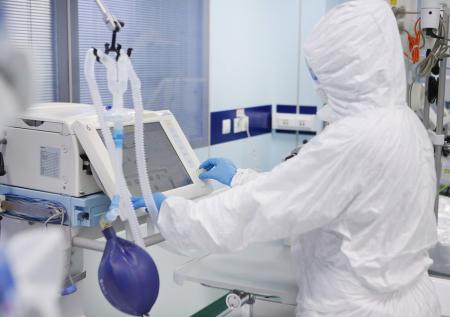 Более 450 пациентов с COVID-19 лечатся в столичной Филатовской больнице
