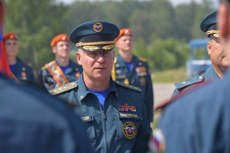 Глава МЧС РФ Евгений Зиничев