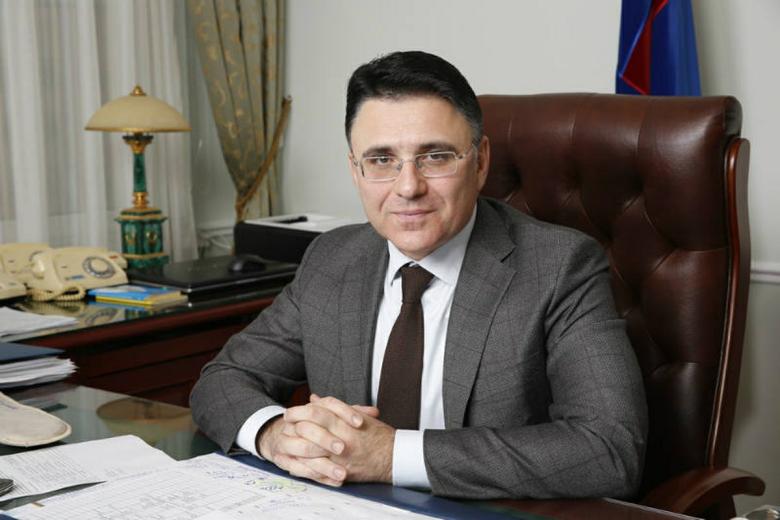 Александр Жаров