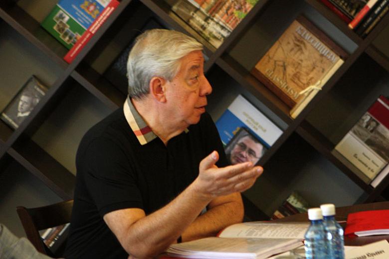 Александр Левин