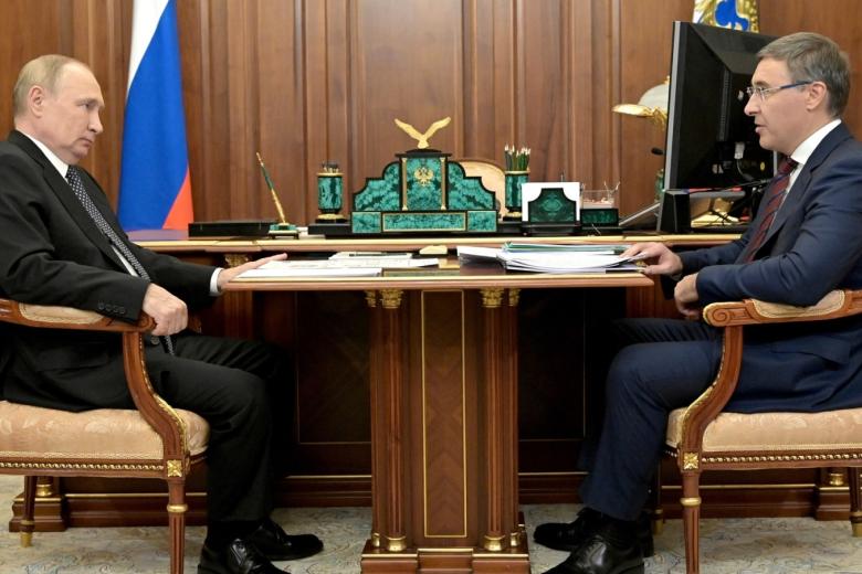 Президент РФ Владимир Путин, министр науки и высшего образования Валерий Фальков