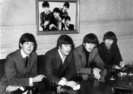 Российским школьникам рекомендовали изучать песни Nirvana и The Beatles
