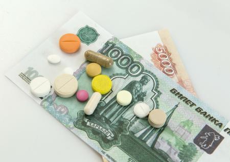 Зарплату — на таблетки: что заставило россиян перейти на дорогие лекарства