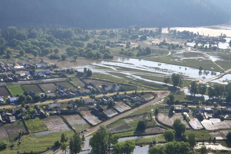  Вид на район подтопления в городе Тулун Иркутской области из вертолёта