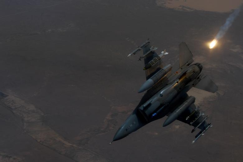 Истребитель F-16 