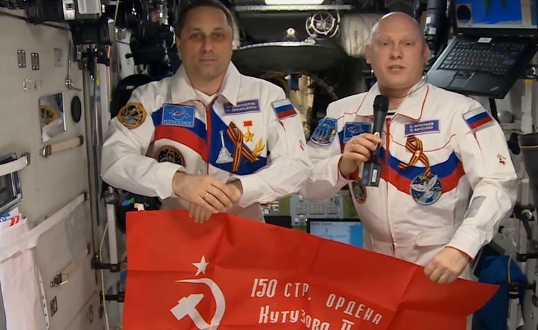 скриншот/космонавты Антон Шкаплеров и Олег Артемьев