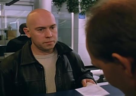 «Какая-то глупость»: Сухоруков о скандальном переводе фразы из «Брата 2»