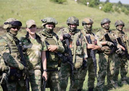 Вооружение теробороны: должно ли Минобороны снабжать и командовать отрядами