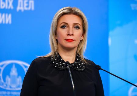 «Деструктивная политика»: Захарова оценила ограничения США на экспорт чипов