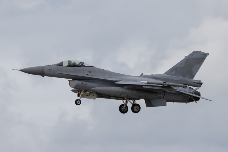 F-16