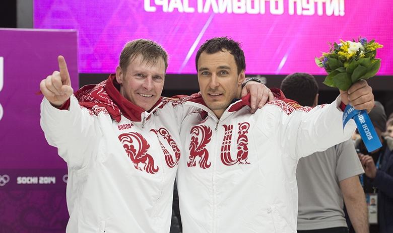 Александр Зубков (слева)
