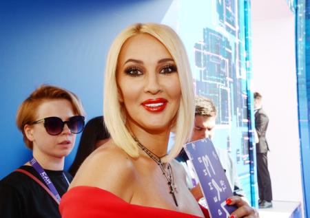 Лера Кудрявцева неожиданно ответила на вопрос о знакомстве с мужем 